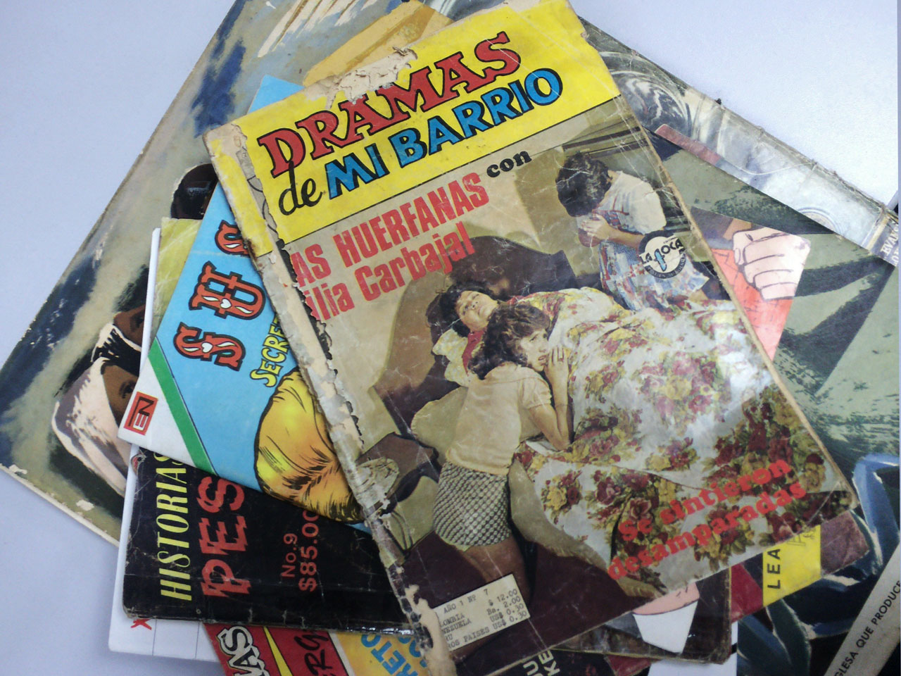 "Dramas de mi Barrio" de editorial "La foca" es una fotonovela que retrata situaciones dramáticas, un poco exageradas. 