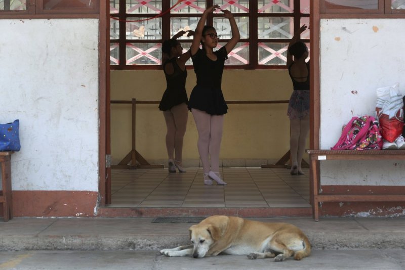 Ella usa la danza como medio para cambiar la vida de niñas de bajos recursos