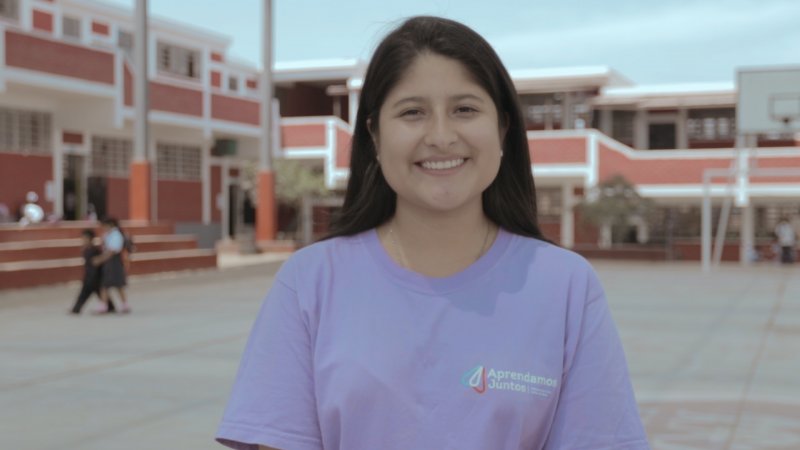 Alessandra en el colegio Fe y Alegría